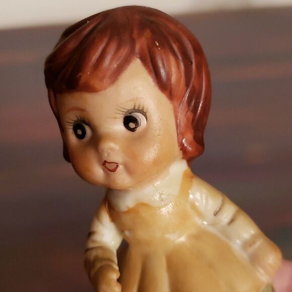 Vintage Lot of 3 Boy/Girl Wide Eyes Porcelain Bisque Figurines - Picture 12 of 13